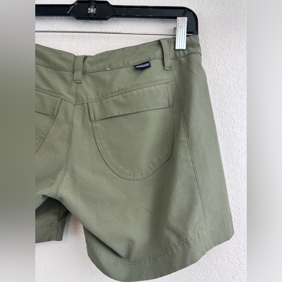 Patagonia Green Hiking Shorts Size 2 - Picture 5 of 9